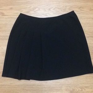 Black pleated skirt